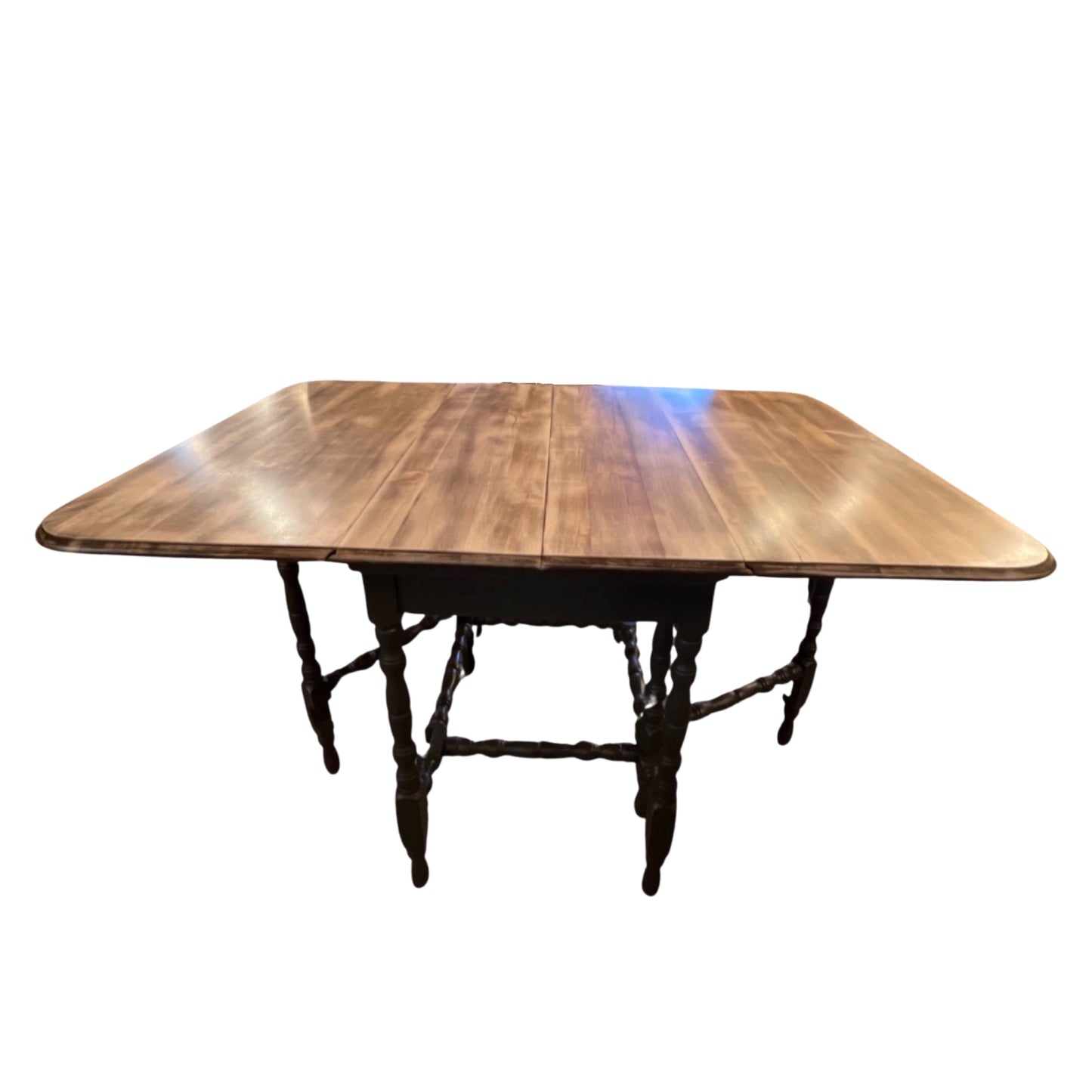 Antique maple gate leg table