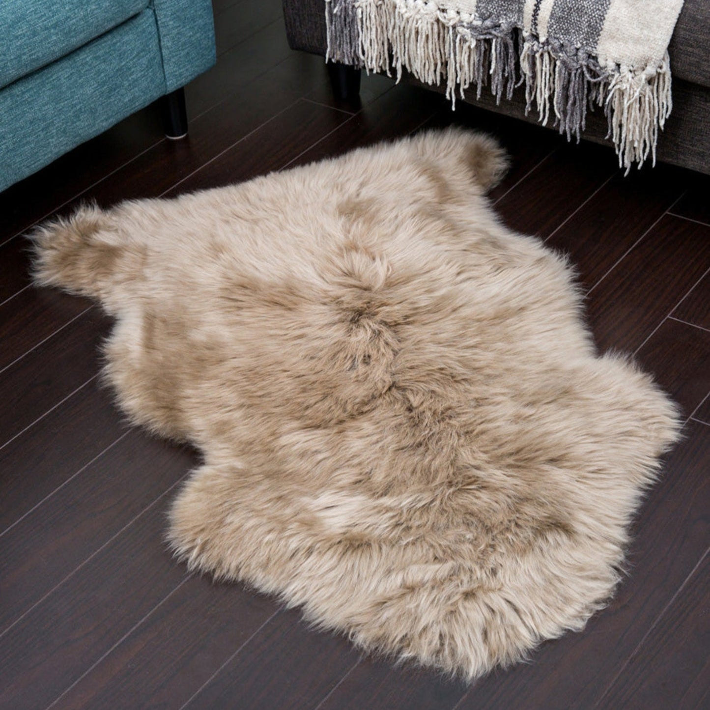 Taupe sheepskin 2x3'