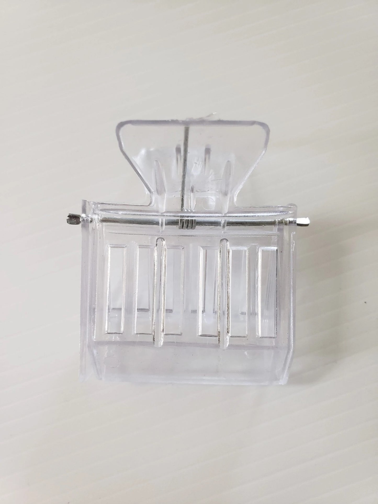 Plastic queen catcher