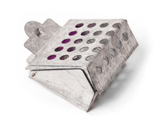 Metal queen catcher