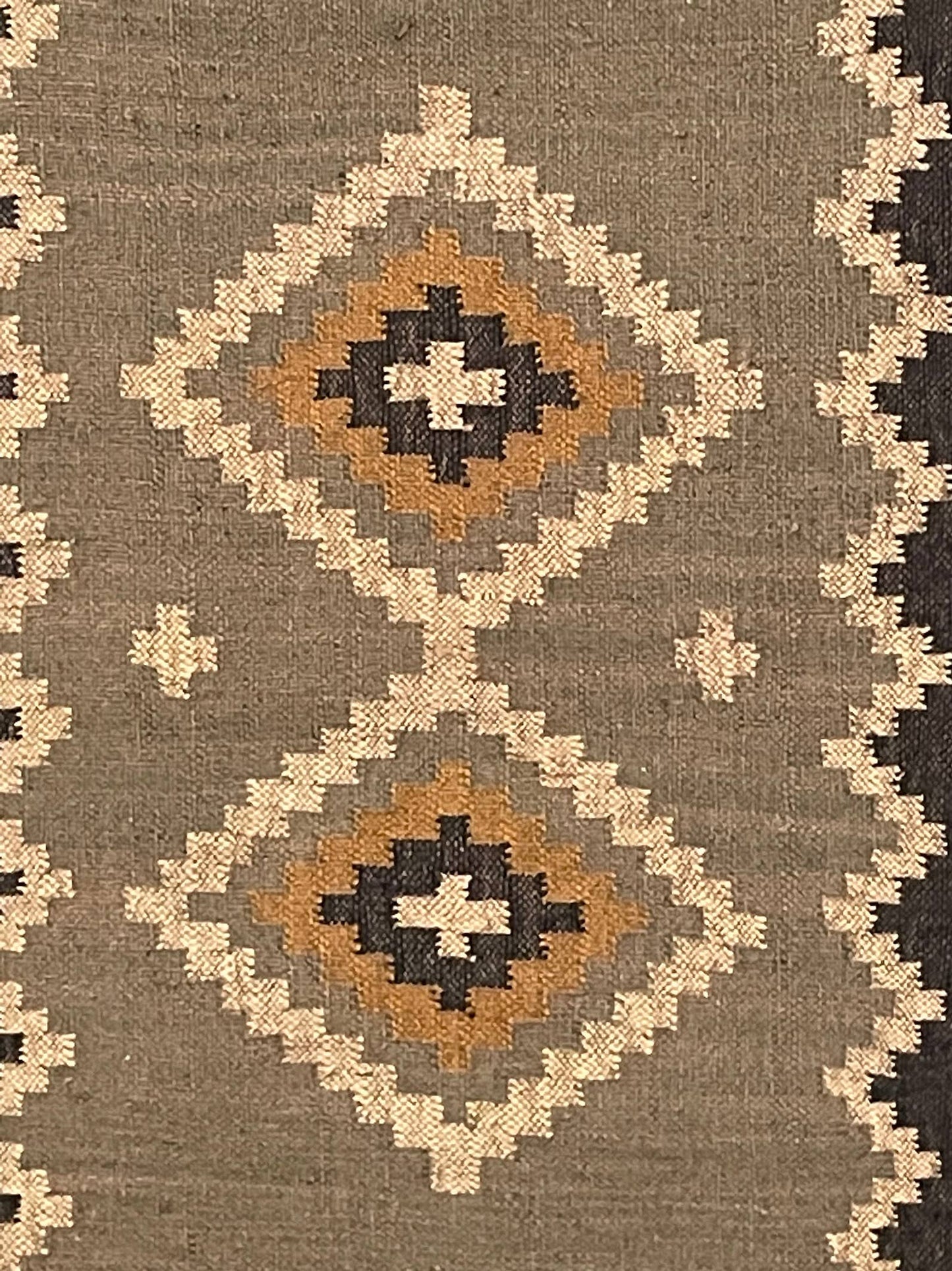 2.5 x 4' Hand Made Hand Woven Kilim Rug