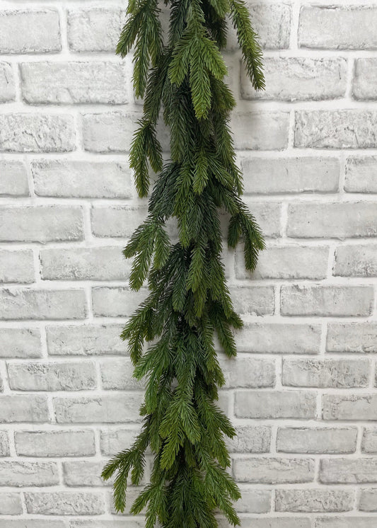 Fresh Touch Spruce Garland 60"