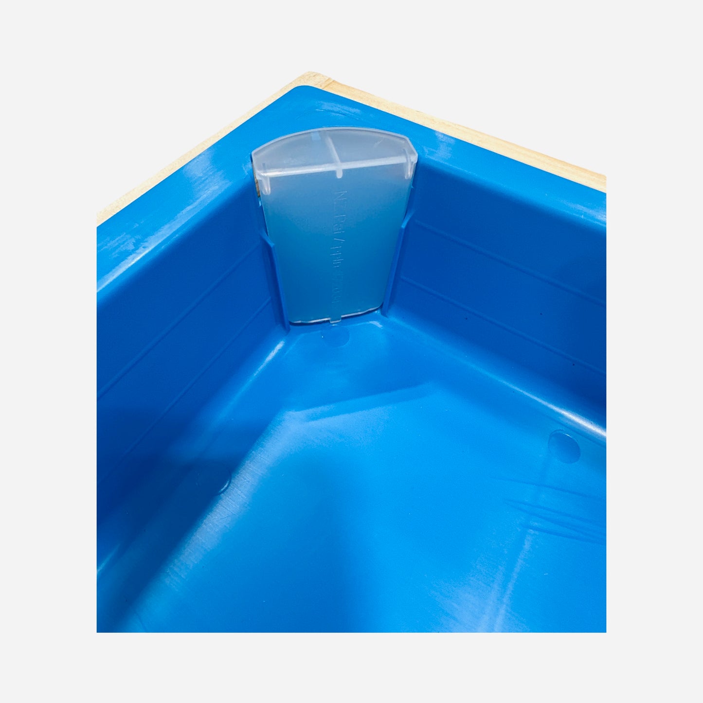 Ceracell hive top feeder w/wood rim