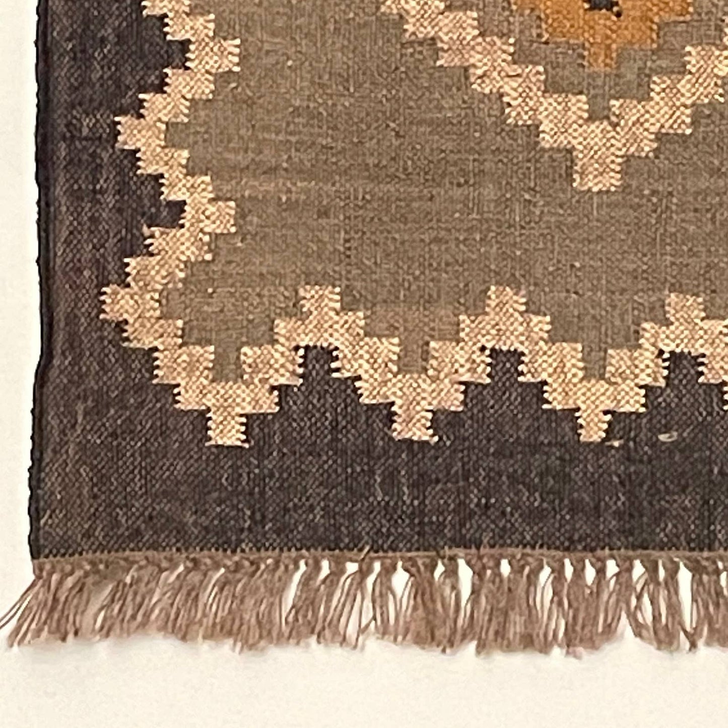 2.5 x 4' Hand Made Hand Woven Kilim Rug