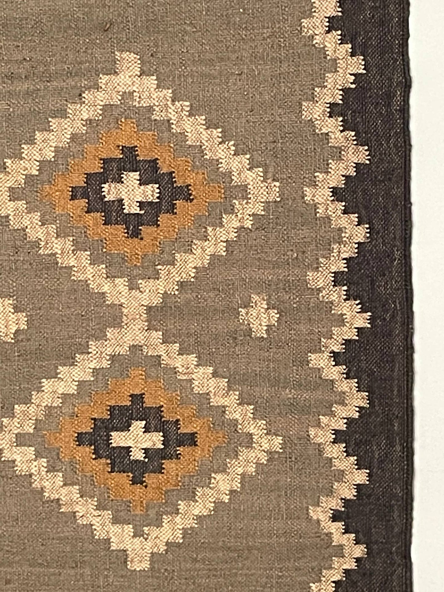 2.5 x 4' Hand Made Hand Woven Kilim Rug